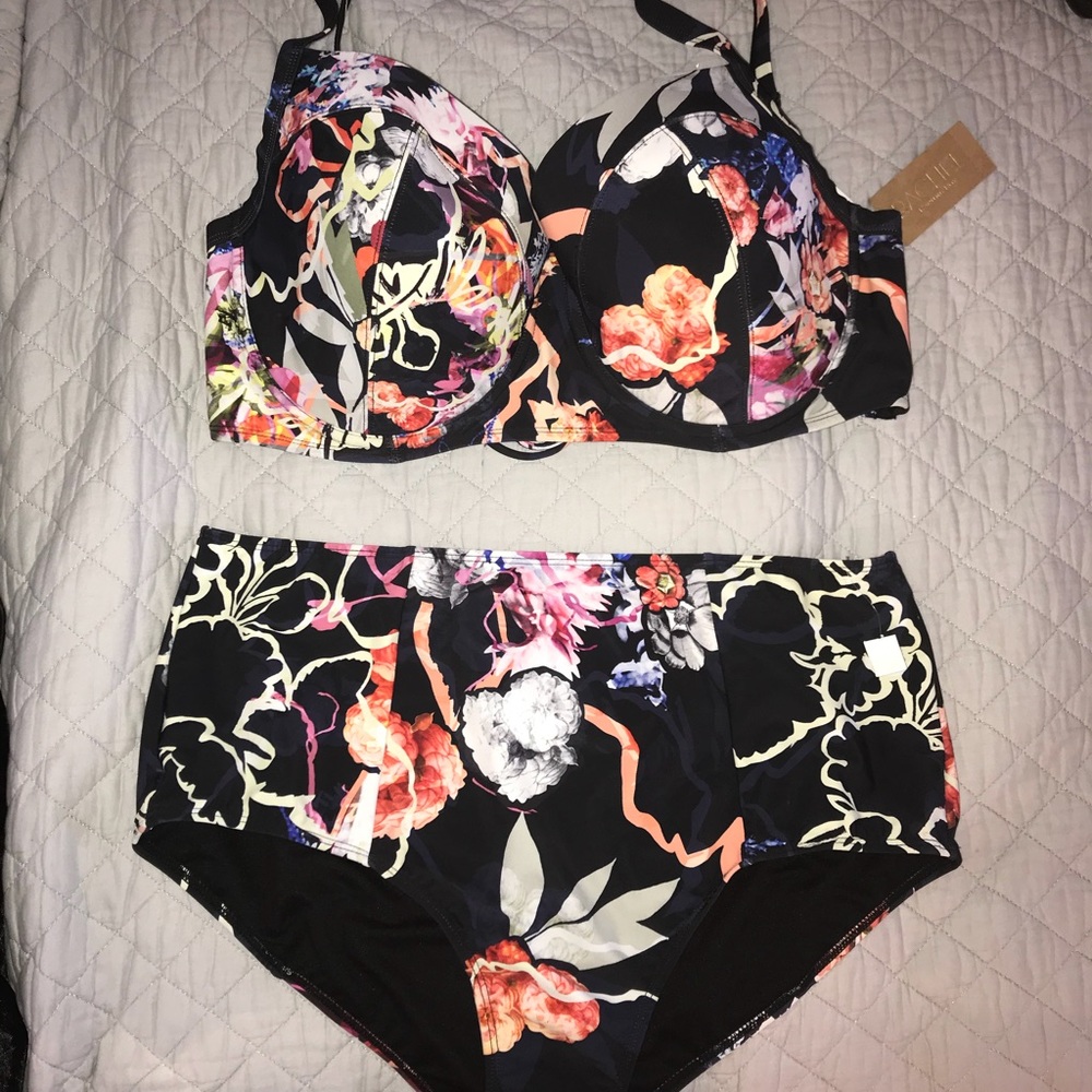 NWT 2 Two piece set - Picture 2 of 5
